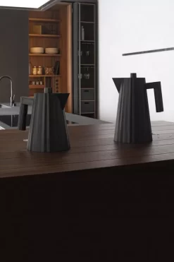 Alessi Plissé Waterkoker 1,7L Grijs -Meubelwinkel x886x886 0006mdl06bmdl06 1b2x3300dpi1250pxl.jpg.pagespeed.ic .O4NPc5iCSg 2