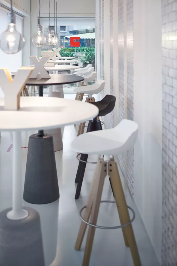 MDF Italia Rock Table Statafel Wit 110 9 MDF Italia Rock Table Statafel Wit 110 - Afbeelding 9