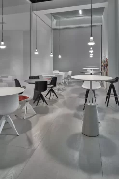 MDF Italia Rock Table Statafel Wit 110 23 MDF Italia Rock Table Statafel Wit 110 -Meubelwinkel x886x886 1601 112 IM.jpg.pagespeed.ic .avOxDMo0F