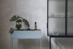 Ferm Living Haze Vitrinekast Reeded Glas Zwart -Meubelwinkel x886x886 FERM LIVING IMAGE PK 14 Closeup.jpg.pagespeed.ic .tGNeWbp8N6