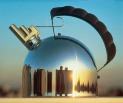 Alessi Sapper Fluitketel -Meubelwinkel x886x886 alessi sapper fluitketel sfeer 1 1.jpg.pagespeed.ic .P4ETEgr8ve