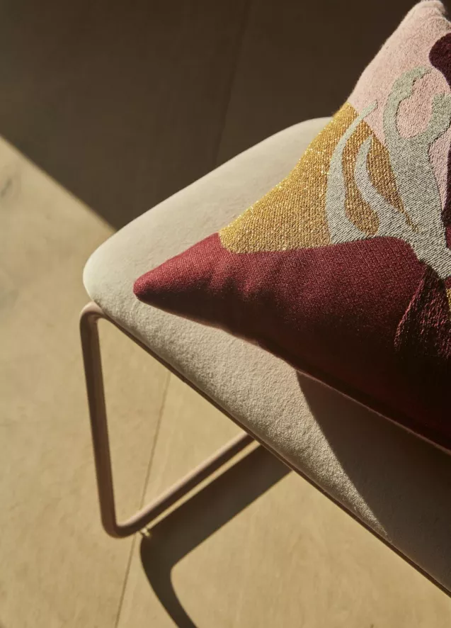 AYTM Flores Kussen 45x45 6 AYTM Flores Kussen 45x45 - Afbeelding 6