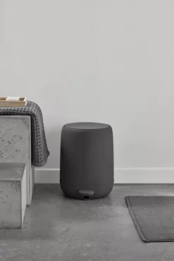 Blomus Sono Pedaalemmer 5L Wit -Meubelwinkel x886x886 blomus sono pedaalemmer 5l7.jpg.pagespeed.ic .PJaTIy6h41 1