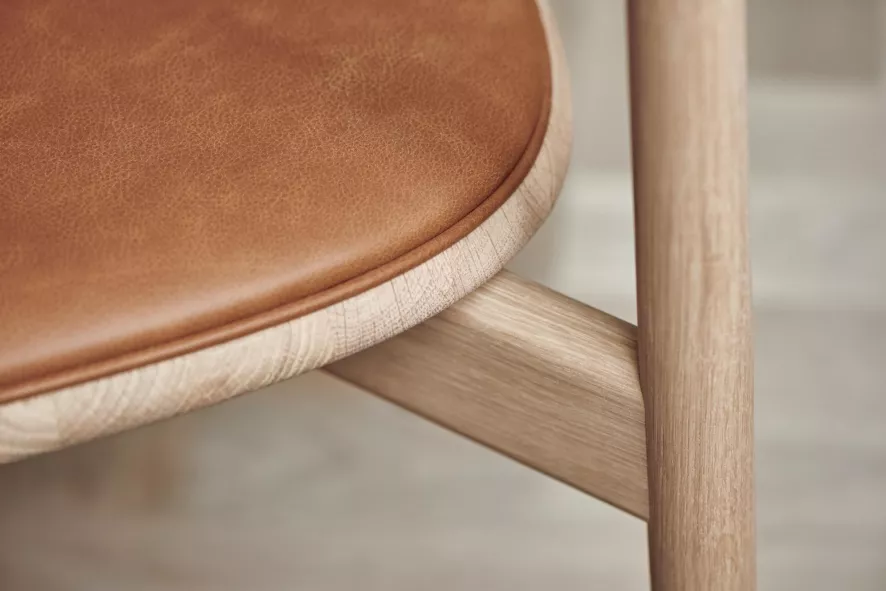 Bolia Merge Eetkamerstoel Met Zitkussen Wit Gepigmenteerd EikenSoil Grey 7 Bolia Merge Eetkamerstoel Met Zitkussen Wit Gepigmenteerd EikenSoil Grey - Afbeelding 7