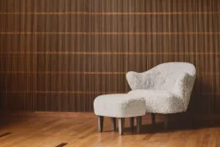 Audo Copenhagen Ingeborg Voetenbank Naturel Eiken Grand Mohair 1103 13 Audo Copenhagen Ingeborg Voetenbank Naturel Eiken Grand Mohair 1103 -Meubelwinkel x886x886 by lassen ingeborg fauteuil sheepskin natural oak onderstel11.jpg.pagespeed.ic .NKHm46gNHT