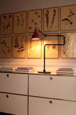 DCW éditions Lampe Gras N317 Bureaulamp Ruw Koper -Meubelwinkel x886x886 dcw editions lampe gras n317 tafellamp sfeer.jpg.pagespeed.ic .Plh0VsQgFJ