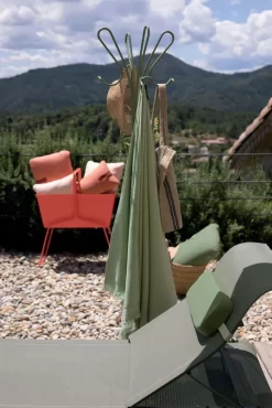 Fermob Dune Ligstoel Chili -Meubelwinkel x886x886 fermob accroche coeurs kapstok staand.jpg.pagespeed.ic .EUvXiy lL 1