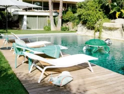 Fermob Alizé Bijzettafel Willow Green 13 Fermob Alizé Bijzettafel Willow Green -Meubelwinkel x886x886 fermob alize ligstoel sfeer 1.jpg.pagespeed.ic .Me6W8PQIfB