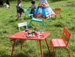Fermob Luxembourg Kinder Tuinstoel Deep Blue -Meubelwinkel x886x886 fermob luxembourg kid kinderstoel sfeer 1.jpg.pagespeed.ic .j9vy4Gupkl