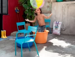 Fermob Luxembourg Kinder Tuinstoel Deep Blue -Meubelwinkel x886x886 fermob luxembourg kid kinderstoel sfeer 4.jpg.pagespeed.ic .2TKRGH 1oC