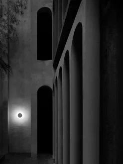 Flos Camouflage 240 Wandlamp LED 3000K Donkerbruin -Meubelwinkel x886x886 flos camouflage 140 buitenlamp led 2700k9.jpg.pagespeed.ic .Kolri0zuq5 1