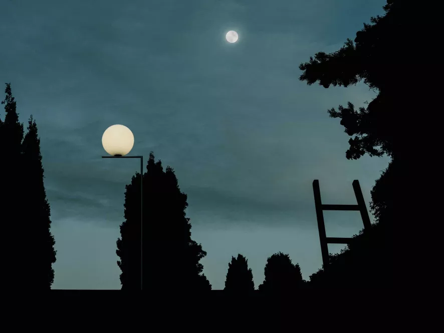 Flos IC Lights F1 Outdoor Vloerlamp Messing, Voet Lichtgrijs 10 Flos IC Lights F1 Outdoor Vloerlamp Messing, Voet Lichtgrijs - Afbeelding 10