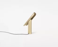 Frama T-lamp Tafellamp LED Messing -Meubelwinkel x886x886 frama t lamp tafellamp led16.jpg.pagespeed.ic .SZ IMHq m