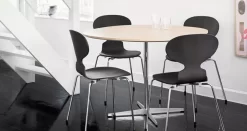 Fritz Hansen A603 Tafel Wit Laminaat 100x100 13 Fritz Hansen A603 Tafel Wit Laminaat 100x100 -Meubelwinkel x886x886 fritz hansen a603 tafel sfeer 1 1.jpg.pagespeed.ic .9fUBOnvqka