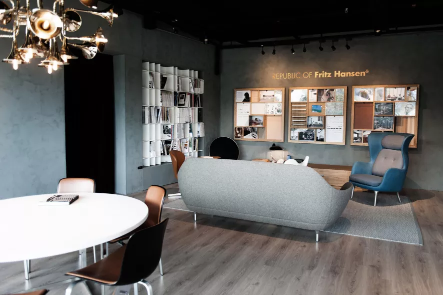 Fritz Hansen KAISER Idell Luxus Bureaulamp Matzwart 8 Fritz Hansen KAISER Idell Luxus Bureaulamp Matzwart - Afbeelding 8