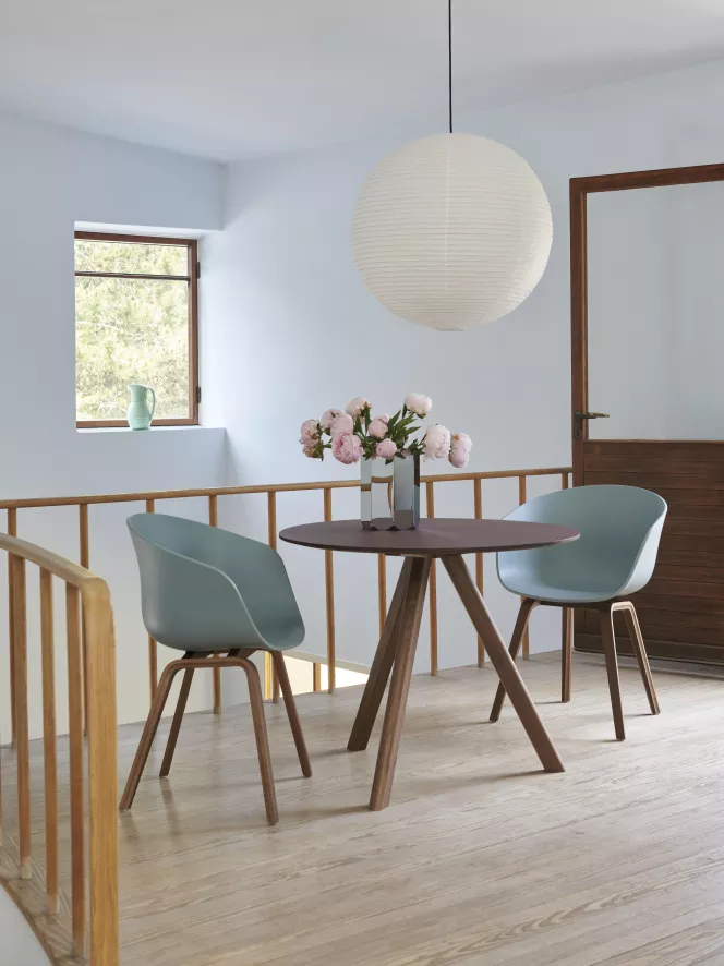 Hay Copenhague CPH20 Tafel 90cm, Gelakt Walnoot Grijs 3 Hay Copenhague CPH20 Tafel 90cm, Gelakt Walnoot Grijs - Afbeelding 3