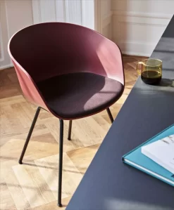 Hay AAC26 Stoel Zwart Onderstel Khaki -Meubelwinkel x886x886 hay about a chair aac26 stoel met vast zitkussen4.jpg.pagespeed.ic .DSyUjn9aSN