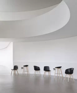 Hay AAC22 Stoel Gelakt Eiken Onderstel Black -Meubelwinkel x886x886 hay about a stool aas32 eco barkruk 65cm gelakt onderstel zwart5.jpg.pagespeed.ic .VbLORn2wFx