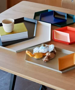 Hay Kaleido Dienblad Medium Dusty Blue -Meubelwinkel x886x886 hay kaleido dienblad x large2.jpg.pagespeed.ic .amYveRHImN 1