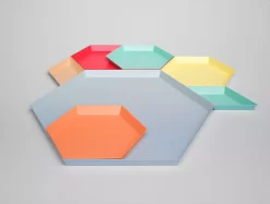 Hay Kaleido Dienblad X-large Dark Blue -Meubelwinkel x886x886 hay kaleido small sfeer 9.jpg.pagespeed.ic .dsWUyIoZCv