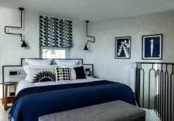 DCW éditions Lampe Gras N312 Plafondlamp Rood -Meubelwinkel x886x886 hotelcastelbracdinardfrance201517.jpg.pagespeed.ic .Kwk4GOh24u