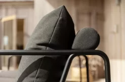 Houe Avon Lounge Fauteuil Frame Zwart Stof Papyrus -Meubelwinkel x886x886 houe avon lounge fauteuil9.jpg.pagespeed.ic .i7aPCjGgIv