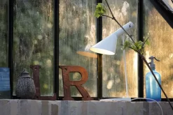 Louis Poulsen AJ Bureaulamp V3 White 37 Louis Poulsen AJ Bureaulamp V3 White -Meubelwinkel x886x886 ikast orangeri 19.jpg.pagespeed.ic .O4LUevju4u