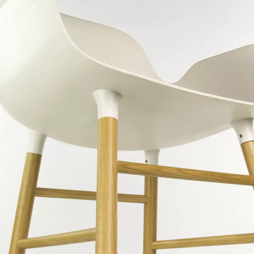 Normann Copenhagen Form Armchair Stoel Met Eiken Onderstel Zwart 5 Normann Copenhagen Form Armchair Stoel Met Eiken Onderstel Zwart - Afbeelding 5