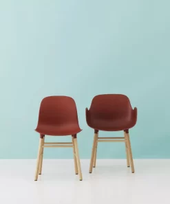 Normann Copenhagen Form Armchair Stoel Met Eiken Onderstel Zwart 25 Normann Copenhagen Form Armchair Stoel Met Eiken Onderstel Zwart -Meubelwinkel x886x886 normann form armchair sfeer 10 2.jpg.pagespeed.ic .onkcMuZiMy