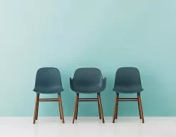 Normann Copenhagen Form Armchair Stoel Met Eiken Onderstel Zwart 31 Normann Copenhagen Form Armchair Stoel Met Eiken Onderstel Zwart -Meubelwinkel x886x886 normann form armchair sfeer 11 2.jpg.pagespeed.ic .ZZ61l P3 0