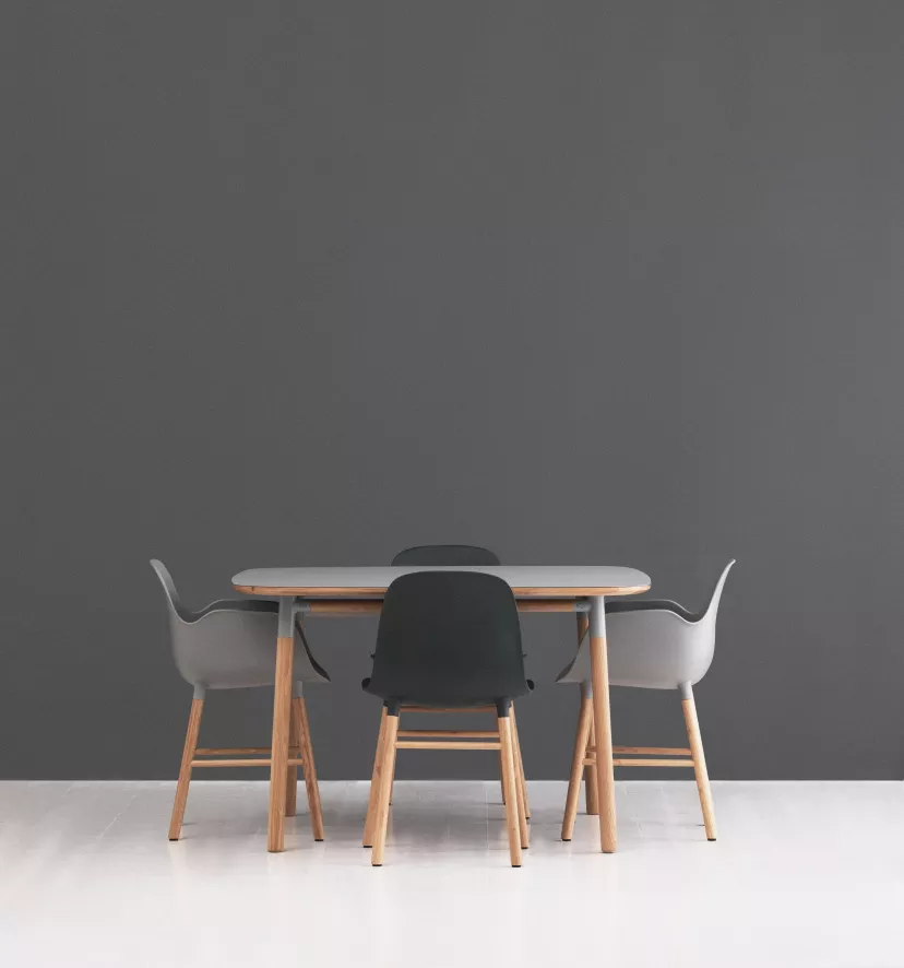 Normann Copenhagen Form Armchair Stoel Met Eiken Onderstel Zwart 7 Normann Copenhagen Form Armchair Stoel Met Eiken Onderstel Zwart - Afbeelding 7