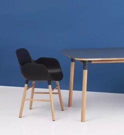 Normann Copenhagen Form Armchair Stoel Met Eiken Onderstel Zwart 35 Normann Copenhagen Form Armchair Stoel Met Eiken Onderstel Zwart -Meubelwinkel x886x886 normann form armchair sfeer 6 2.jpg.pagespeed.ic .aDBE8vpPpS