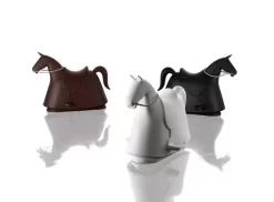 Magis Rocky Schommelpaard Zwart 8 Magis Rocky Schommelpaard Zwart -Meubelwinkel x886x886 rocky schommelpaard4.jpg.pagespeed.ic .cVP0B7nEgT