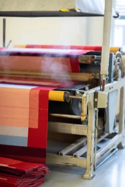 Røros Tweed Isak Kussen 60x60 Red Sumac -Meubelwinkel x886x886 ror s tweed fri plaid 150x20018.jpg.pagespeed.ic .QUCYcitg3y