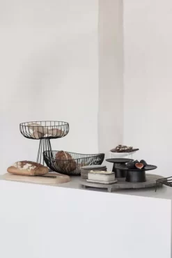 Serax Inku By Sergio Herman Dienblad Ø24 Large Zwart -Meubelwinkel x886x886 serax inku dienblad op voet l4.jpg.pagespeed.ic .d90GueqovZ