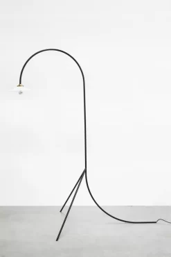 Valerie Objects Standing Lamp No. 1 Vloerlamp Zwart -Meubelwinkel x886x886 valerie objects standing lamp no 1 vloerlamp2.jpg.pagespeed.ic .lFmxwIwXqL