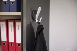 Van Esch Krok HJH Kapstok Met Magneet Zwart -Meubelwinkel x886x886 van esch krok hjh kapstok met magneet sfeer 4.jpg.pagespeed.ic .S WZQcS 0M