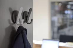 Van Esch Krok HJH Kapstok Met Magneet Zwart -Meubelwinkel x886x886 van esch krok hjh kapstok met magneet sfeer 5.jpg.pagespeed.ic .nRW2m62oTL