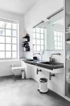 VIPP Vipp14 Pedaalemmer 8L Zwart 16 VIPP Vipp14 Pedaalemmer 8L Zwart -Meubelwinkel x886x886 vipp vipp11 toiletborstel staand5.jpg.pagespeed.ic .tpIm6tx66f