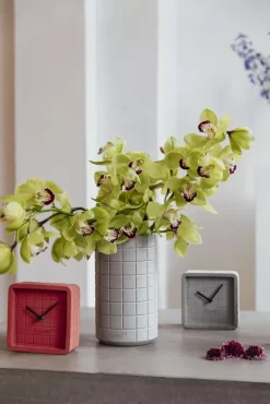 Zuiver Cute Klok Beton Grijs -Meubelwinkel x886x886 zuiver cute klok beton14.jpg.pagespeed.ic .OKCb xZBnu 1